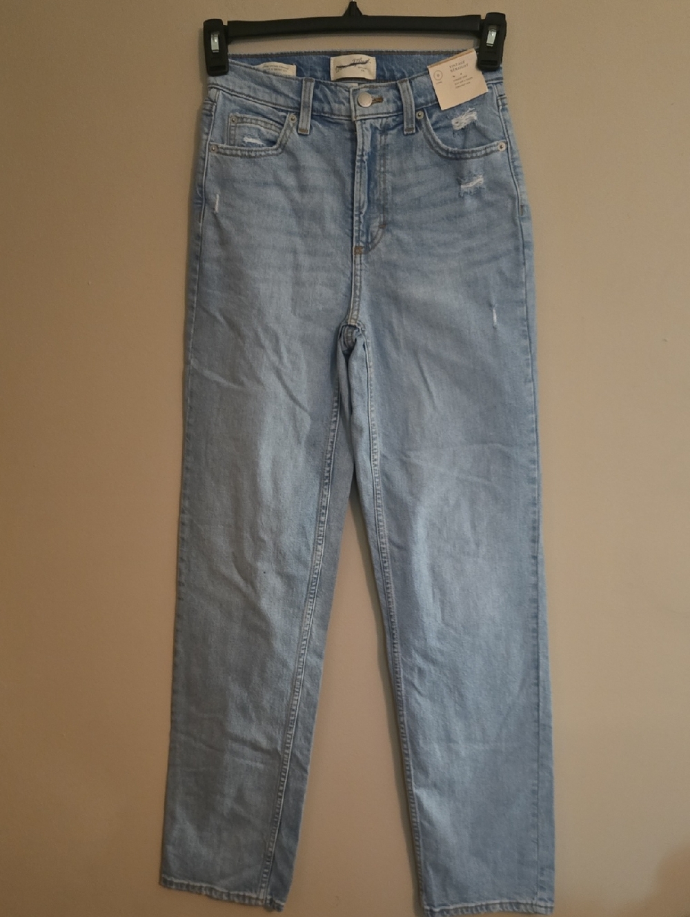 New Universal Thread Women's Size 0‎ Long Straight Highest Rise Light Wash Jeans